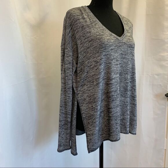 Aritzia Wilfred Free Gray Heathered long sleeve slit open back top Sz XS - Picture 5 of 11